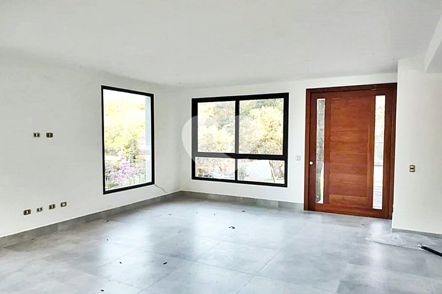 Casa à venda com 4 quartos, sendo 3 suítes, no condomínio Cantareira, Mairiporã - SP
