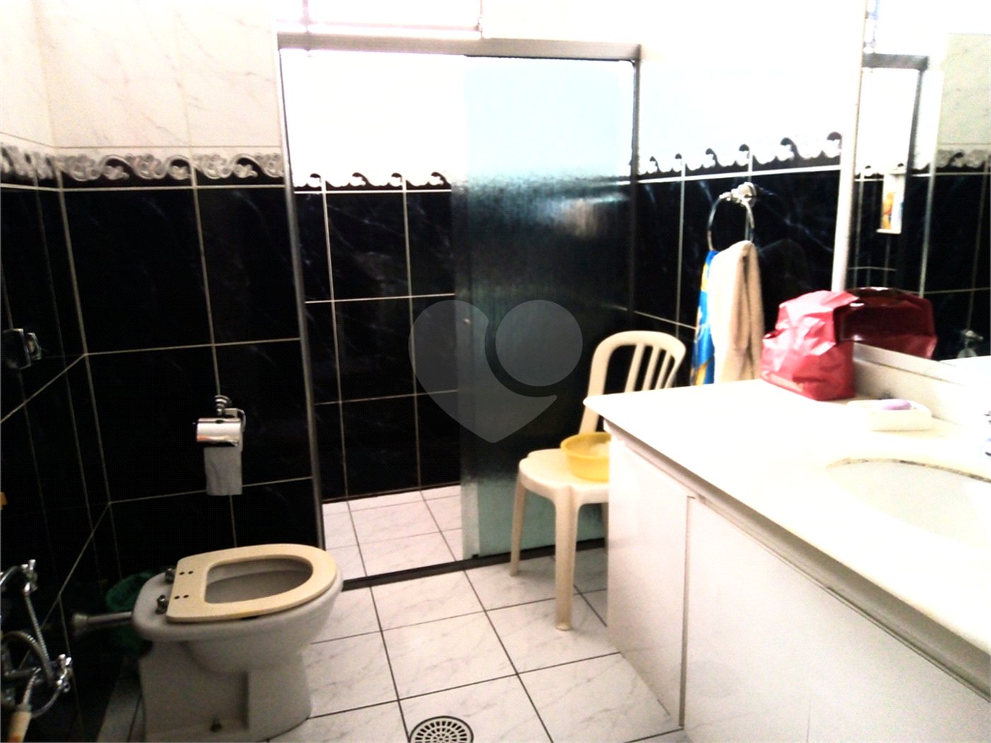 Sobrado à venda com 4 quartos, sendo 1 suíte, em Vila Cordeiro, São Paulo, SP