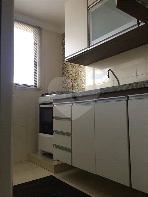 VENDE-SE STUDIO MOBILIADO CENTRO DE SÃO CARLOS.