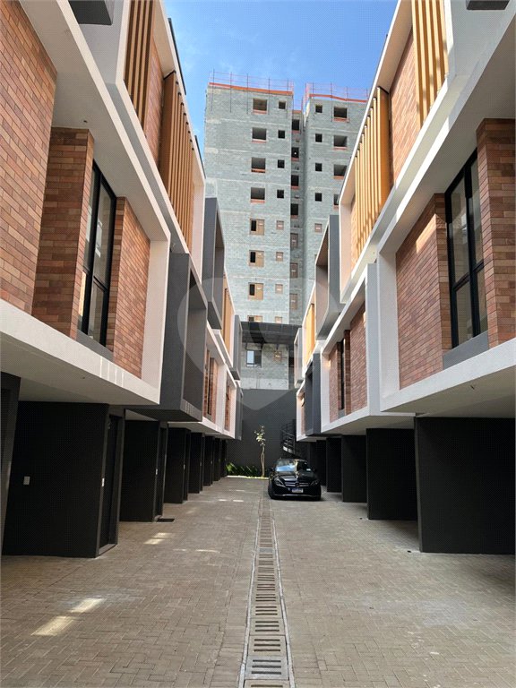 Casa à venda com 2 suítes no condomínio Cube Villa, São Paulo - SP