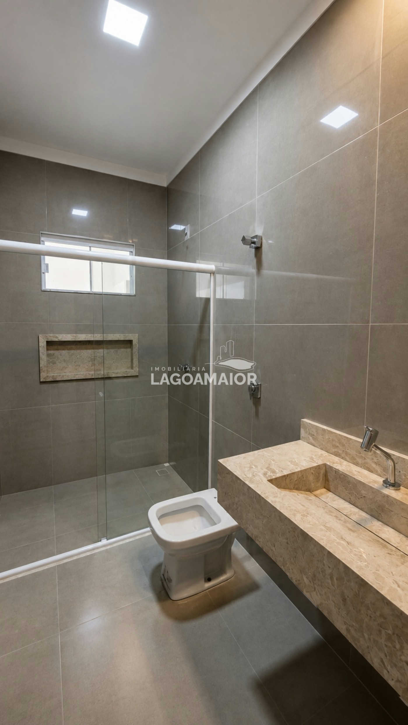 Casa à venda com 3 quartos, sendo 1 suíte, em Jardim dos Ipes, Três Lagoas - MS