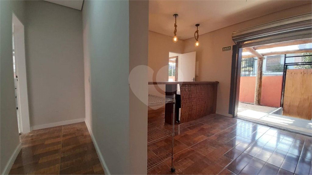 EXCELENTE CASA COMERCIAL EM ESQUINA, OPORTUNA E MAIS QUE ESPECIAL. Venha Conferir.