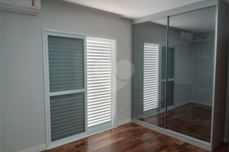Casa à venda com 4 quartos, sendo 3 suítes,  no condomínio Residencial Montreal, São Carlos - SP