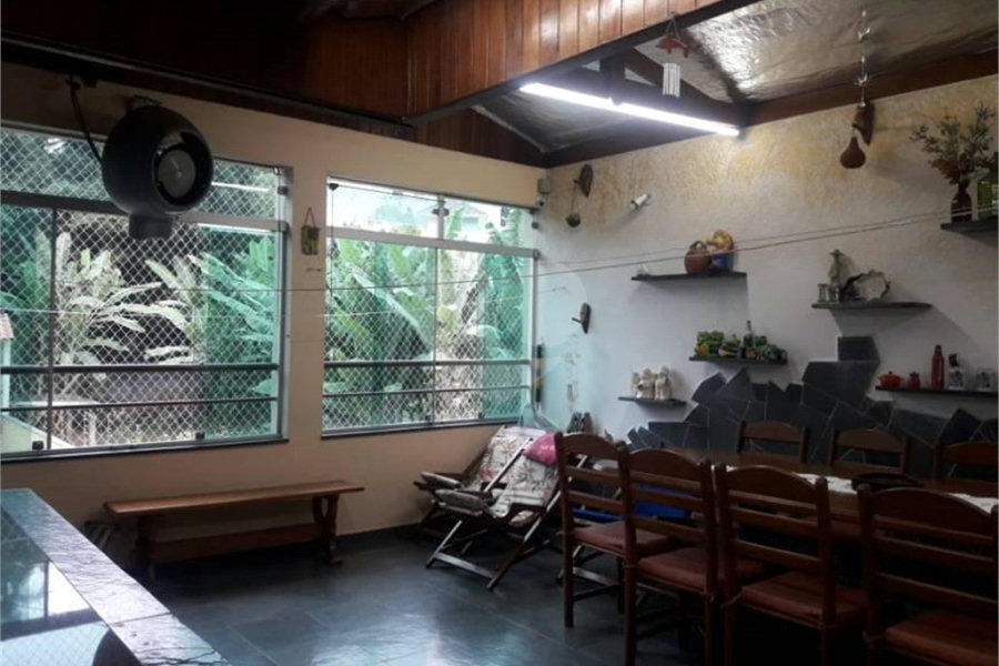 Sobrado à venda com 6 quartos, sendo 2 suítes, em Horto Florestal, São Paulo, SP