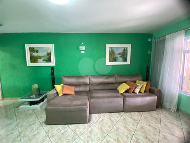 Sobrado à venda com 3 quartos em Vila Medeiros, São Paulo, SP