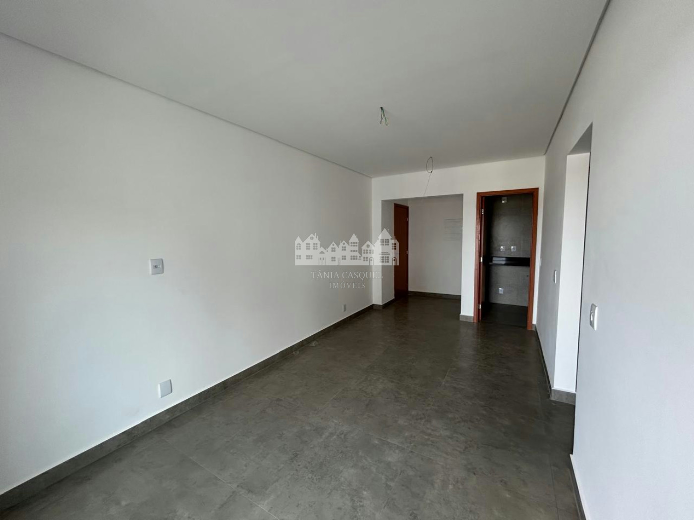 Apartamento à venda com 2 quartos, sendo 2 suítes, no Centro de Atibaia - SP