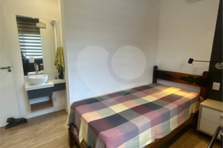Casa à venda com 3 suítes no condomínio Braziliana, Valinhos - SP