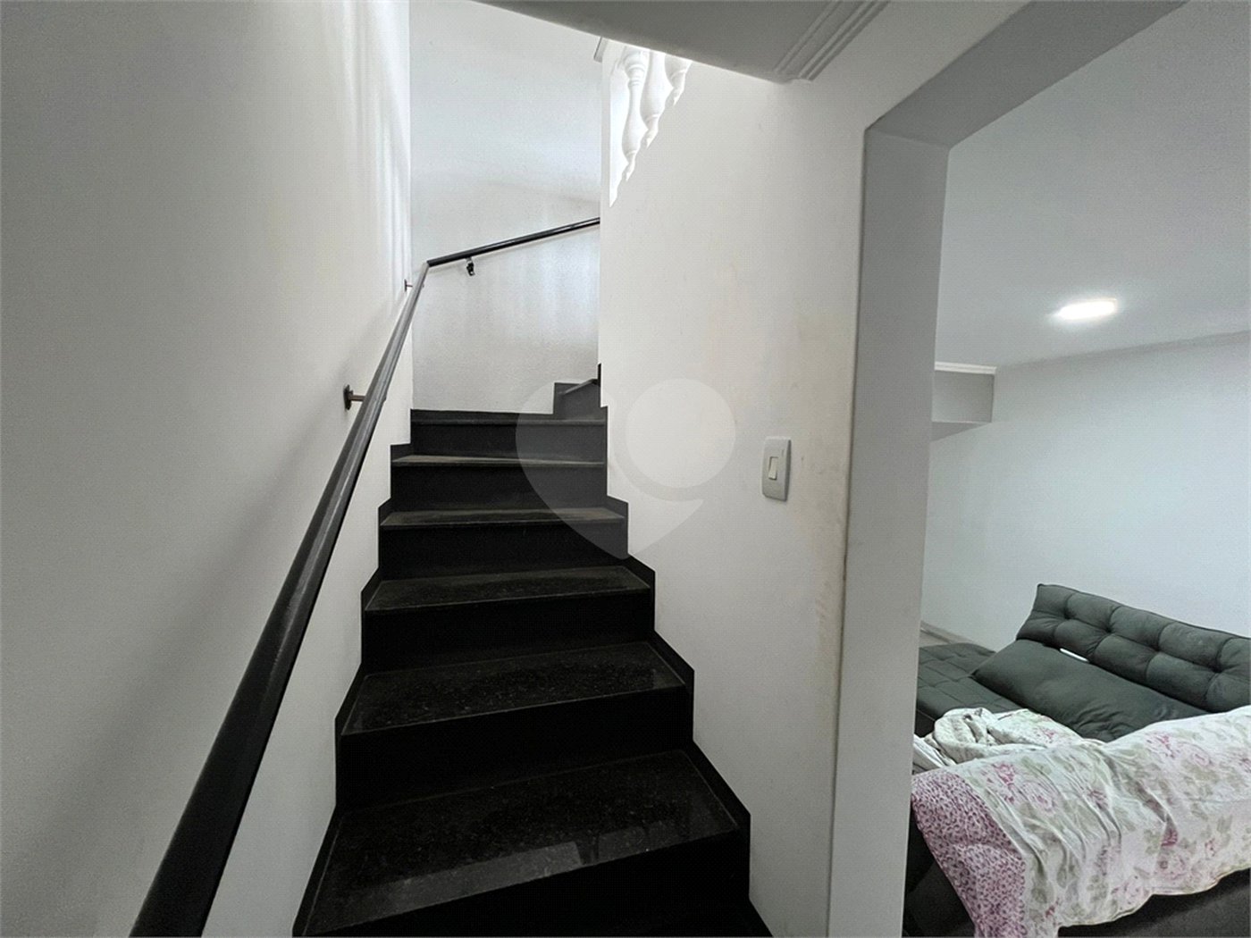 Sobrado à venda com 3 quartos, sendo 1 suíte, em Lopes de Oliveira, Sorocaba, SP