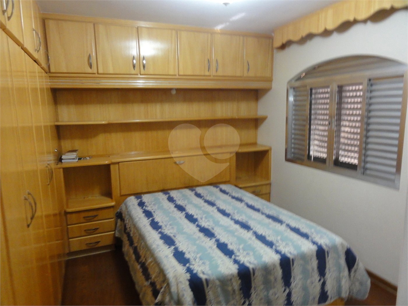 Sobrado à venda com 6 quartos, sendo 4 suítes, em Tremembé, São Paulo, SP