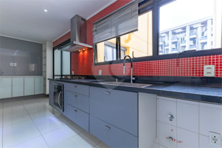 Apartamento à venda com 4 quartos, sendo 3 suítes, em Vila Suzana, São Paulo, SP