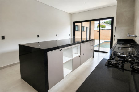 Casa à venda com 3 quartos, sendo 1 suíte, no condomínio Residencial Jardim Villa Verona, Sorocaba - SP