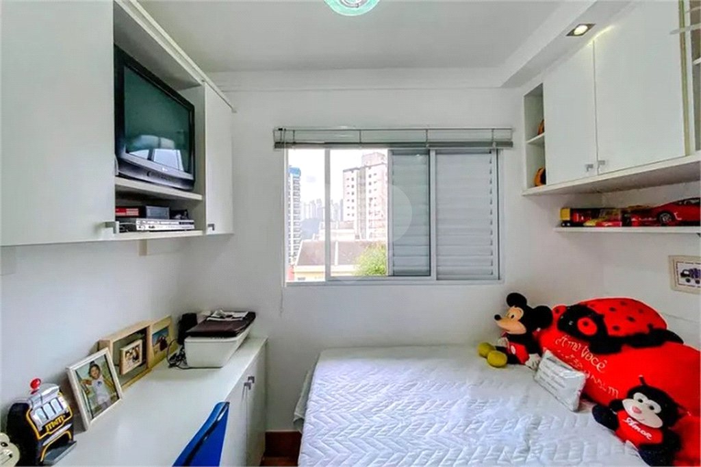 Casa à venda com 3 suítes no condomínio Oiti Residencial, São Paulo - SP