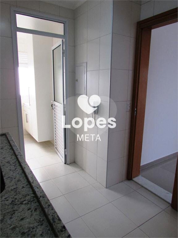 Apartamento à venda com 3 quartos, sendo 1 suíte, em Parque Residencial Aquarius, São José dos Campos, SP