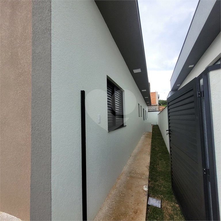 Casa à venda com 3 quartos, sendo 1 suíte, no condomínio Residencial Lagos D Icarai, Salto - SP