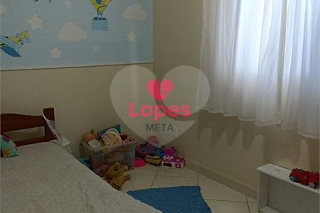 Casa à venda com 3 quartos, sendo 1 suíte, no condomínio Residencial Ana Maria, São José dos Campos - SP