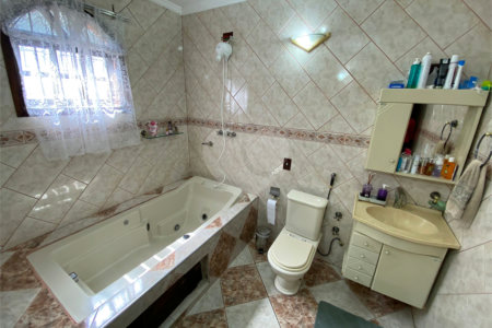 Casa à venda com 3 quartos, sendo 1 suíte,  em Parque Santa Rosa, Suzano, SP