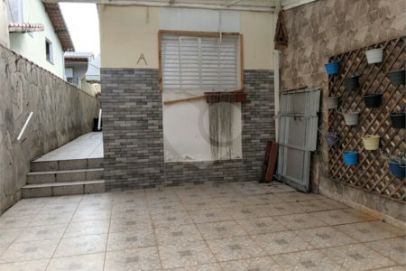 Casa térrea com 2 dormitórios à venda no Reneville, em Mairinque!