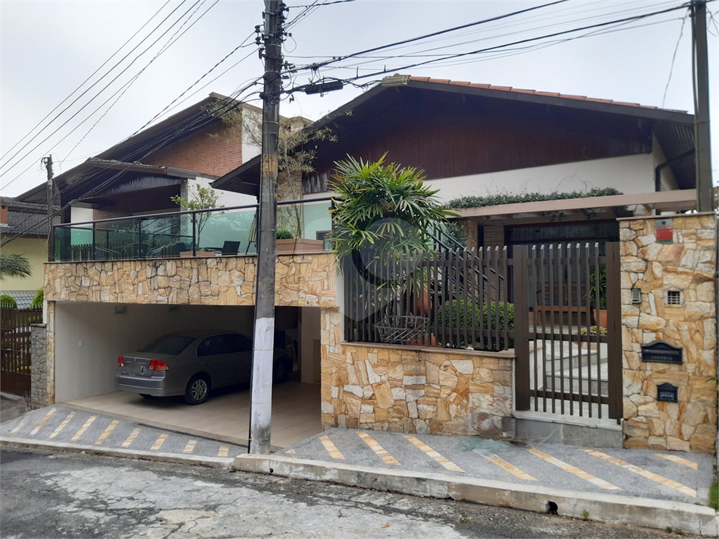 Casa à venda com 4 quartos, sendo 2 suítes,  em Jardim Floresta, São Paulo, SP