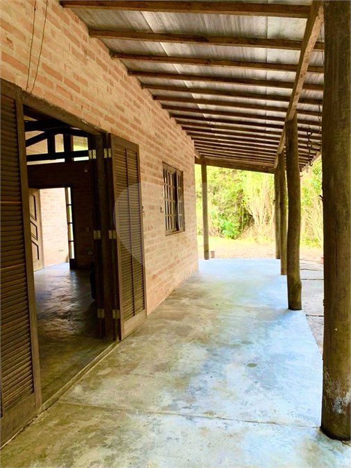 Chácara à venda com 3 quartos, sendo 1 suíte, no Centro (canguera), São Roque, SP