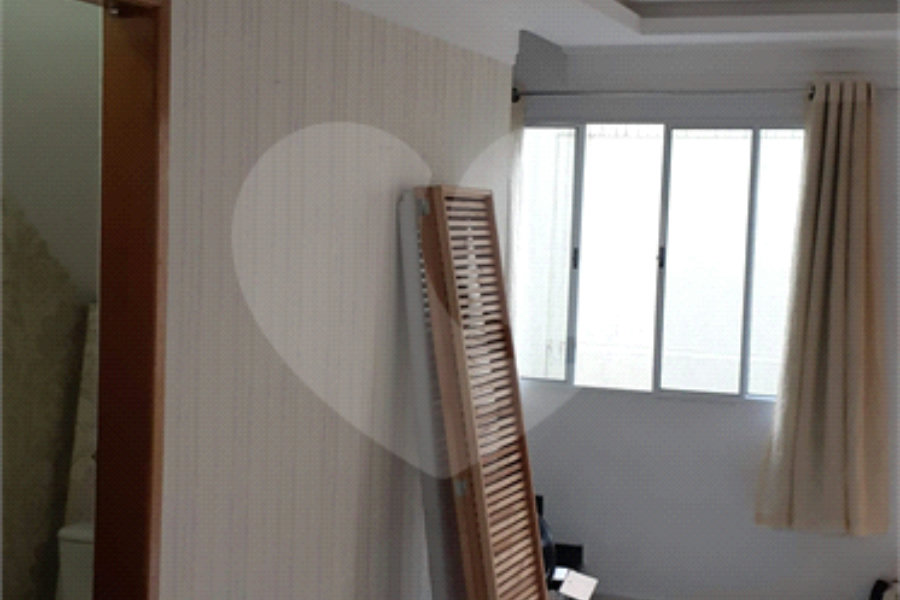 Casa à venda ou para alugar com 3 quartos, sendo 2 suítes,  no condomínio Residencial Erika, São Paulo - SP
