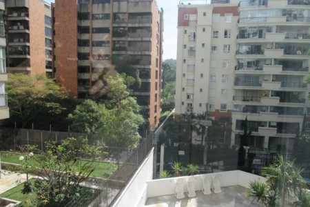Apartamento à venda com 3 suítes em Real Parque, São Paulo, SP