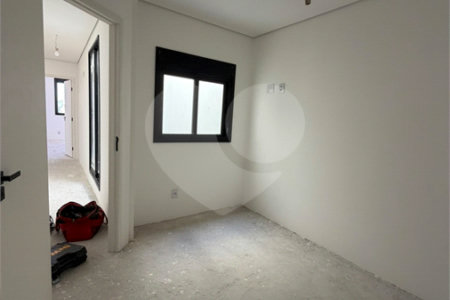 Sobrado à venda com 3 quartos, sendo 1 suíte, em Sítio da Figueira, São Paulo, SP