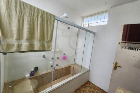 Sobrado à venda com 4 quartos, sendo 2 suítes, em Jardim Leonor, São Paulo, SP