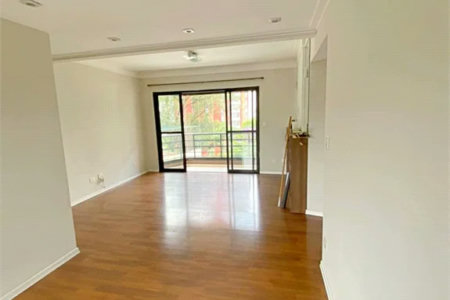Apartamento à venda com 3 quartos, sendo 1 suíte,  em Vila Andrade, São Paulo, SP