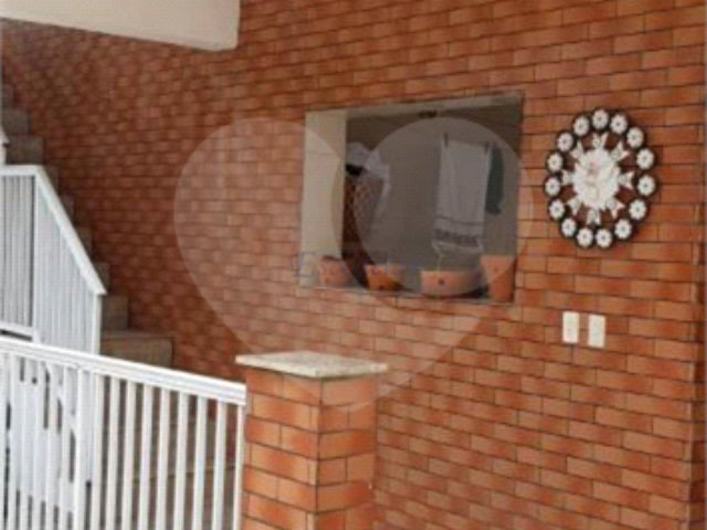 Casa à venda com 3 quartos, sendo 1 suíte,  no condomínio Parque Suiça, Caieiras - SP