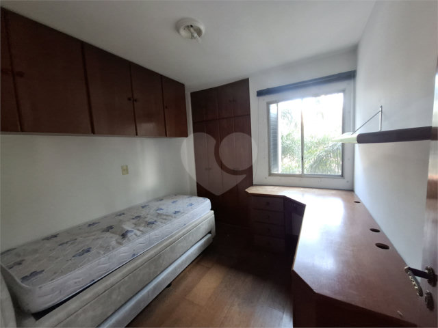 Apartamento à venda com 3 quartos, sendo 1 suíte,  em Jardim Marajoara, São Paulo, SP