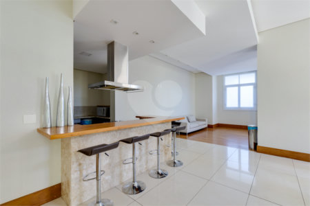 Apartamento à venda com 4 quartos, sendo 2 suítes, em Campo Belo, São Paulo, SP