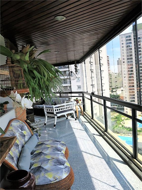 Apartamento à venda com 3 quartos, sendo 2 suítes, em Jardim Parque Morumbi, São Paulo, SP