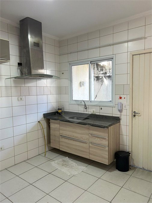 Casa à venda com 3 quartos, sendo 1 suíte,  no condomínio Village St. Louis, São Paulo - SP