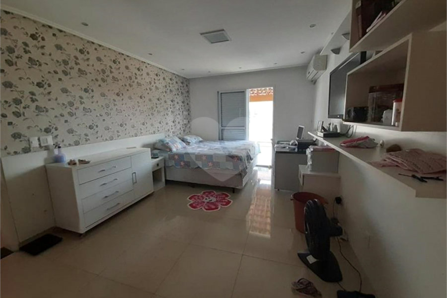 Sobrado à venda com 3 quartos, sendo 1 suíte, em Parque Edu Chaves, São Paulo, SP