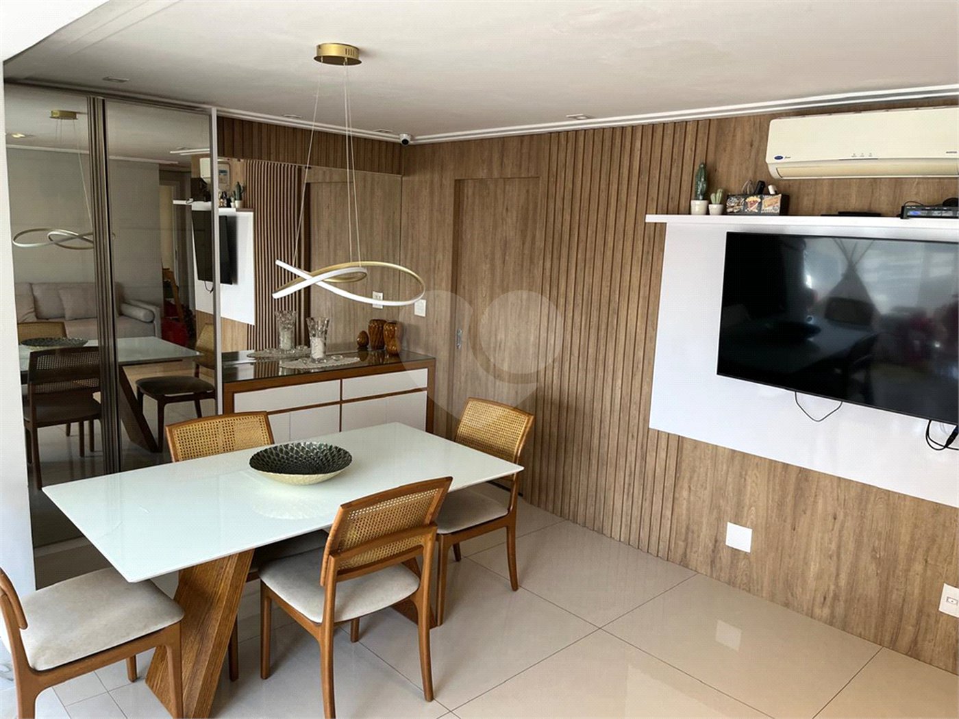 Apartamento à venda com 3 quartos, sendo 1 suíte, em Vila Firmiano Pinto, São Paulo, SP