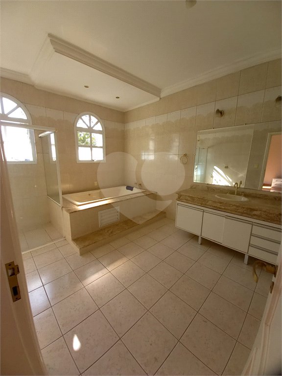 Casa à venda com 5 quartos, sendo 3 suítes, no condomínio Vinhas da Vista Alegre - Lado Sede, Vinhedo - SP