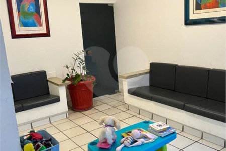 Sobrado à venda ou para alugar com 2 suítes em Itaim Bibi, São Paulo, SP