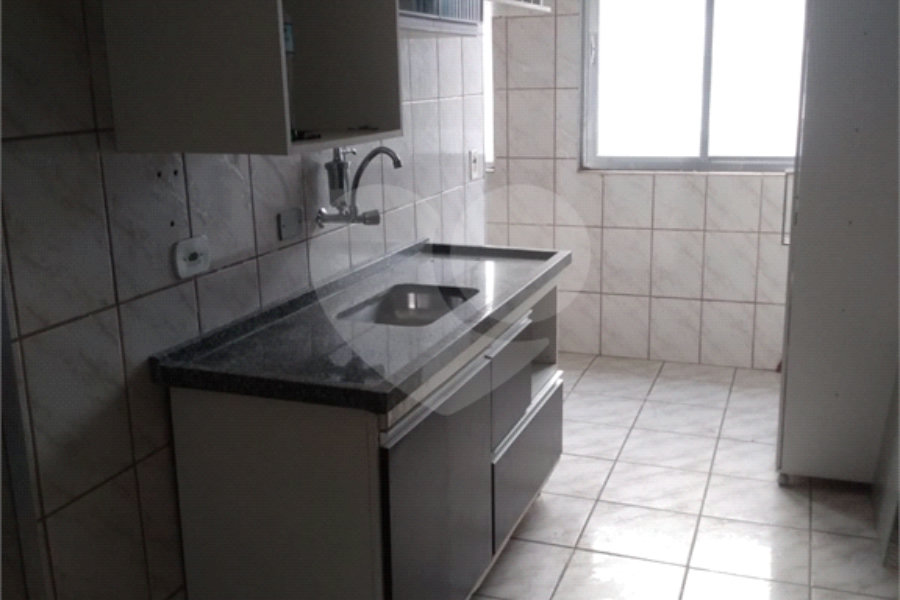 Apartamento à venda com 2 quartos em Cidade Tiradentes, São Paulo, SP