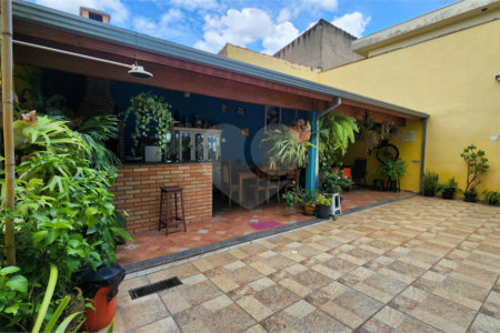 Sobrado à venda com 4 quartos, sendo 1 suíte, em Vila Romão, Salto, SP
