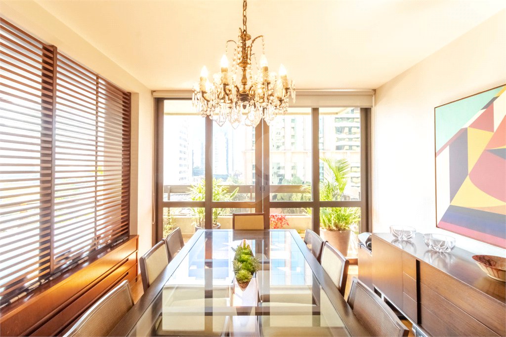 Apartamento à venda com 3 suítes em Itaim Bibi, São Paulo, SP