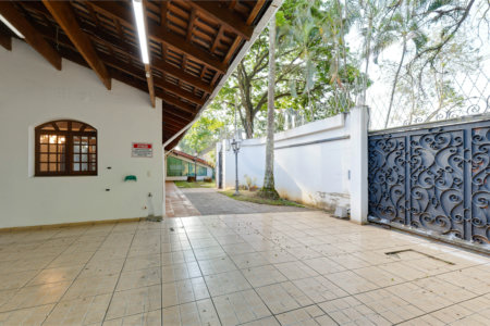 Casa Térrea à venda com 5 quartos, sendo 2 suítes, em Alto da Boa Vista, São Paulo, SP