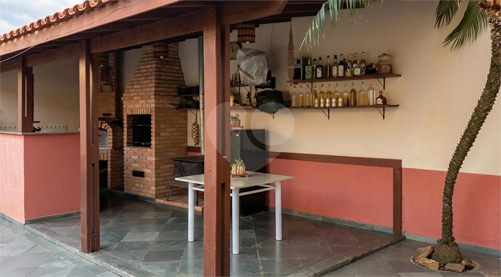 Casa à venda com 4 quartos, sendo 1 suíte, em Jardim Leocádia, Sorocaba, SP