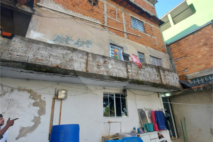 Sobrado à venda com 8 quartos no Brasilândia, São Paulo, SP