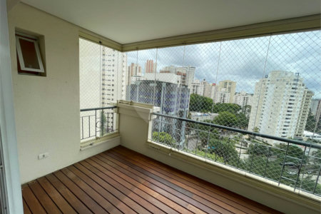 Apartamento à venda ou para alugar com 3 suítes em Vila Suzana, São Paulo, SP