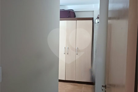 Casa à venda com 3 quartos, sendo 1 suíte,  no condomínio Altos de Poa, Poá - SP