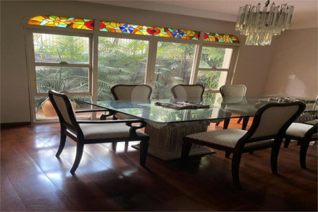 Sobrado à venda com 5 quartos, sendo 2 suítes, em Jardim Paulistano, São Paulo, SP