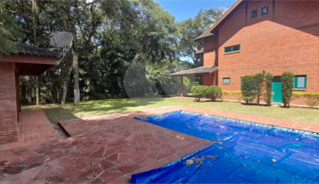 Sobrado à venda com 3 suítes em Serra da Cantareira, Mairiporã, SP