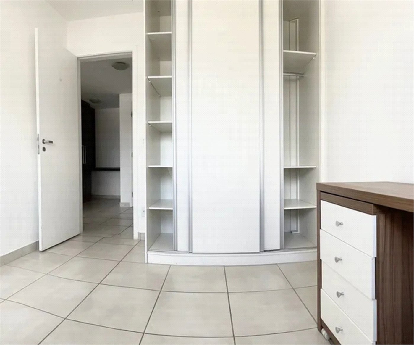 Apartamento à venda com 3 suítes em Parque Residencial Aquarius, São José dos Campos, SP