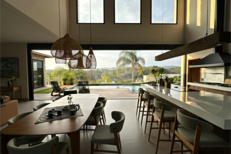 Casa Térrea à venda ou para alugar com 3 suítes em Jardim Leonor, Itatiba, SP