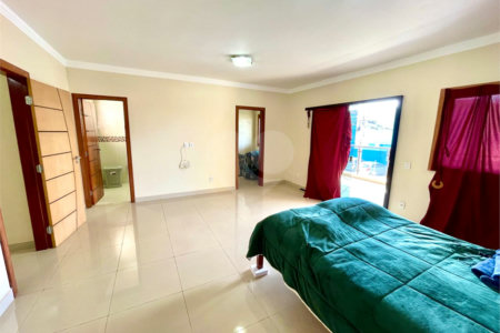 Sobrado à venda com 4 quartos, sendo 1 suíte, em Jardim Santa Bárbara, Sorocaba, SP